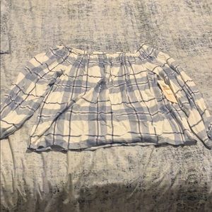 Off the shoulder Vince top